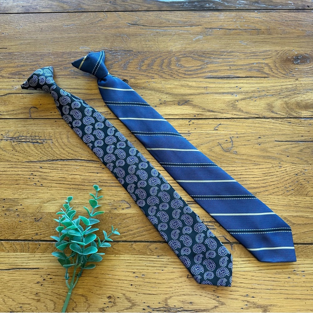 🌸3 for $20🌸 Two Boys Clip-on Ties